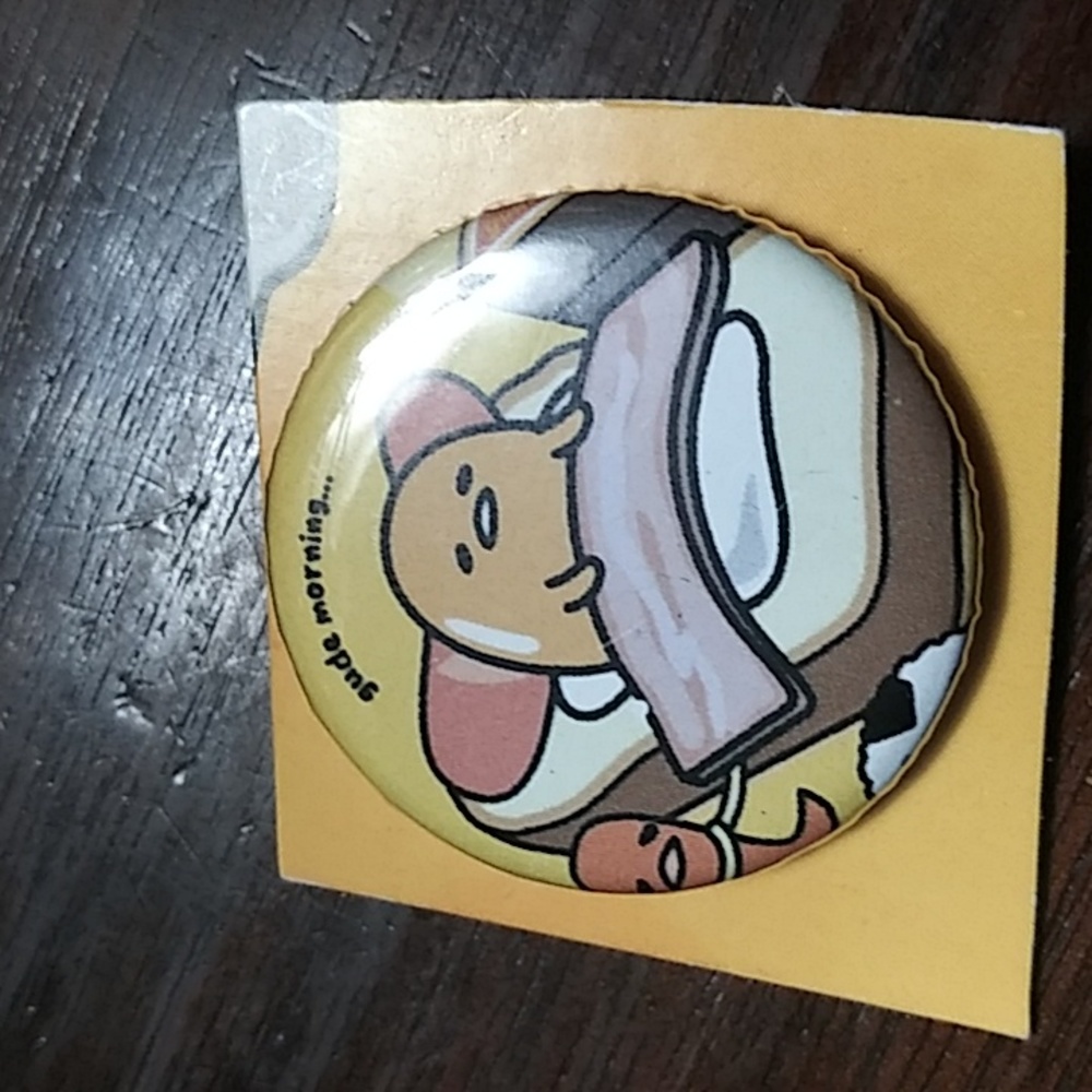 Sanrio "gude morning" button/pin